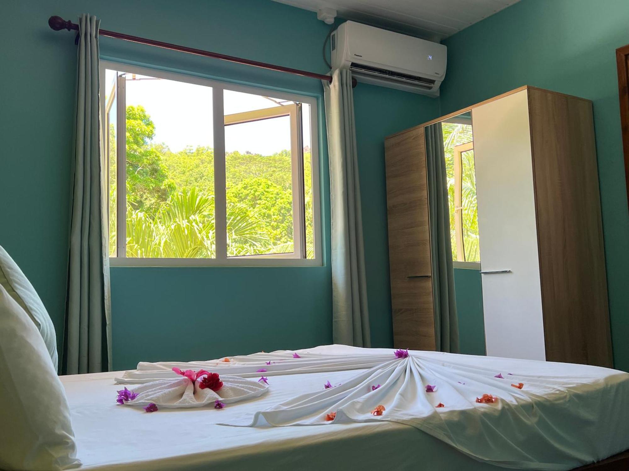 Chloe'S Cottage Self-Catering La Digue Dış mekan fotoğraf